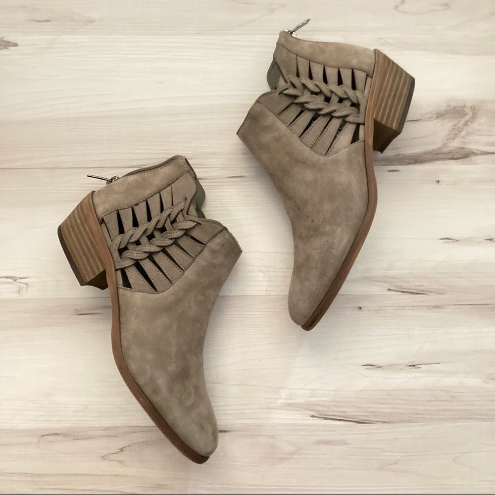 Vince Camuto Faux Leather Women’s Booties 👢💗